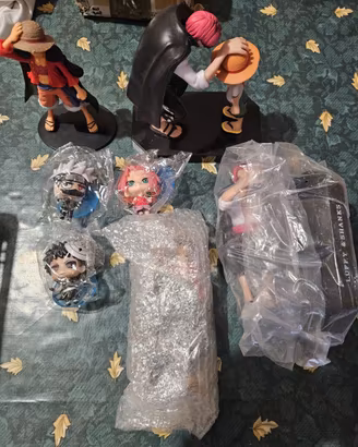▸  Lotto Action Figure Naruto + One Piece 7 pezzi