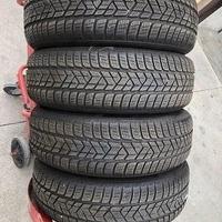 4 gomme invernali usate 205 40 17 Pirelli