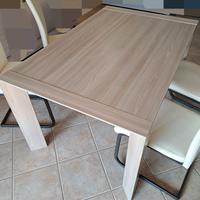 Tavolo moderno allungabile con 4 sedie