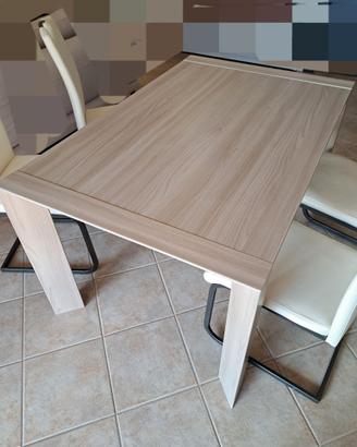 Tavolo moderno allungabile con 4 sedie