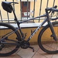 GRAVEL Giant REVOLT 0 2024 taglia M