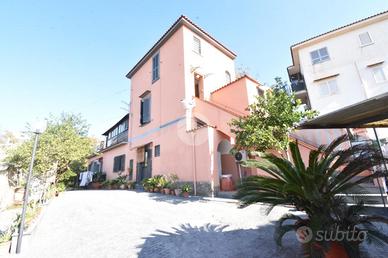 2 LOCALI A POLLENA TROCCHIA