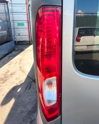 RENAULT TRAFIC 2008 STOP POSTERIORE SX/DX