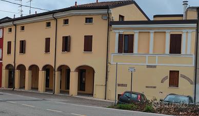 Edificio commerciale 2 livelli