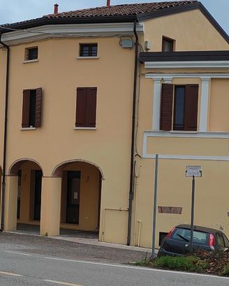 Edificio commerciale 2 livelli