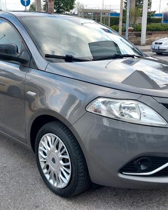 Lancia Ypsilon 1.2 69 CV 5 porte GPL Ecochic Gold