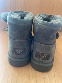 UGG marrone scuro