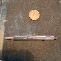 Mini penna originale Gucci in acciaio.