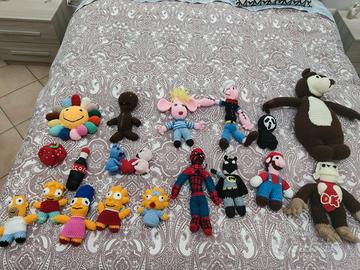 Arredamento e pupazzi a uncinetto