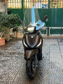 Piaggio Beverly 300 - 2024