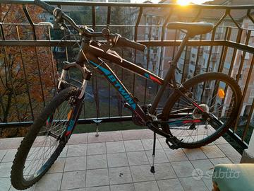 B Twin Rockrider 340 MOUNTAIN BIKE Biciclette In vendita a Milano