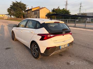 Hyundai i20 2025 14.000km leggermente Sinistrata
