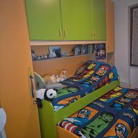 letto a ponte,letto ikea e tavolo con 4 sedie