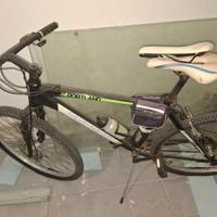 Bicicletta mountain bike