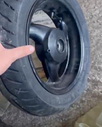 cerchio posteriore e forcelle f12