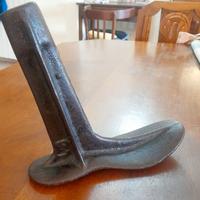 Antica forma in ferro da calzolaio