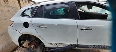 RENAULT MEGANE STATION WAGON 2012 - PORTA POSTERIO