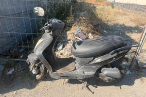 Scooter 50cc / da sistemare o per ricambi