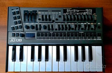 Roland JD-08  