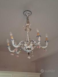 Lampadario vintage in porcellana decorata 