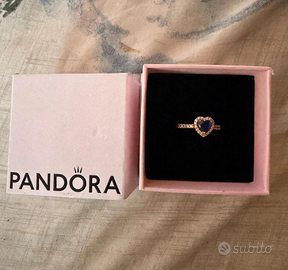 Anello pandora Oro rosa con cuoricino blu