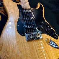 Fender Stratocaster LITE ASH SPECIAL EDITION