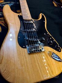 Fender Stratocaster LITE ASH SPECIAL EDITION