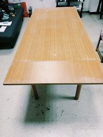 TAVOLO IN LEGNO A 4 PIEDI Allungabile