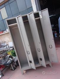 Armadio in ferro e legno