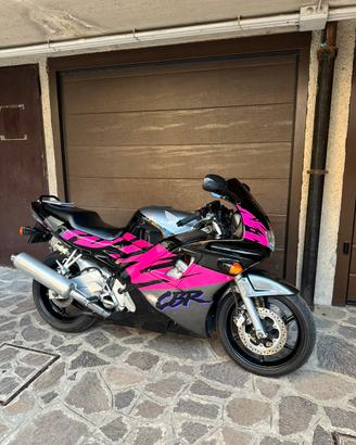 Honda cbr 600
