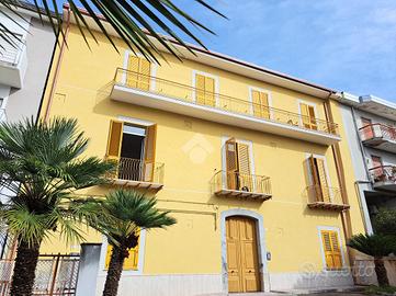 PALAZZINA A BARONISSI