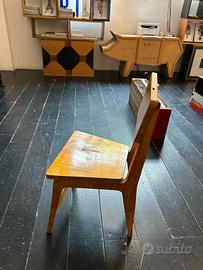 Sedia in legno giallo di recupero