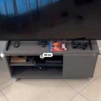 Mobile TV con rotelle