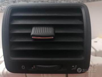 bocchetta  aria lato guida sx. vw golf 5