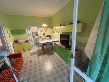 Lido di spina villetta con giardino