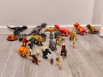 Grande lotto dinosauri e esploratori giocattolo