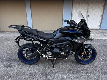 Yamaha tracer 9, tris valigie e apple carplay