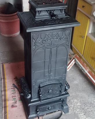 stufa in ghisa antica