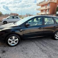 Ford focus 5 porte famigliare impeccabile