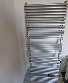 Termoarredo termosifone bagno argento