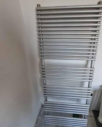 Termoarredo termosifone bagno argento