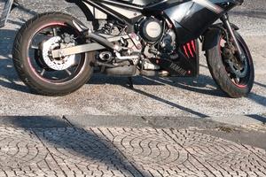  MOTO xj6  Diversione F YAMAHA 