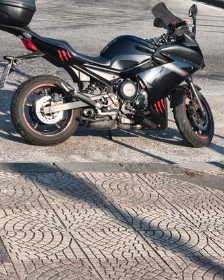 MOTO xj6  Diversione F YAMAHA 