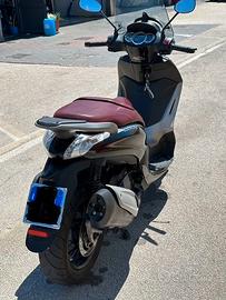 Beverly 350 Sport Touring