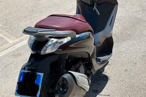 Beverly 350 Sport Touring