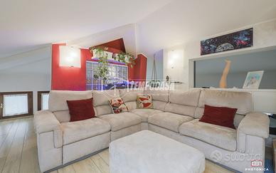 VPM18 VILLA CON GIARDINO E PISCINA PRIVATA