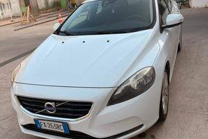 Volvo V40 D2, 192.000 Km, cambio automatico