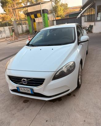 Volvo V40 D2, 192.000 Km, cambio automatico