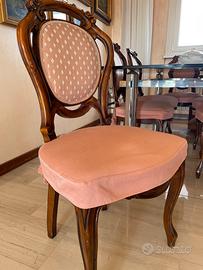 Sei sedie, tavolo da pranzo