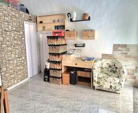 MONOLOCALE A BARI